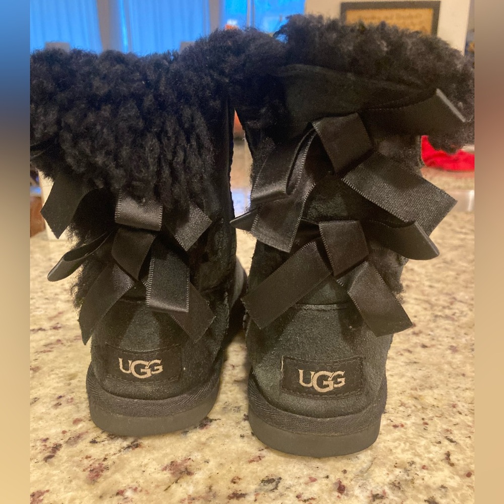 Girls Ugg’s size 13 black
